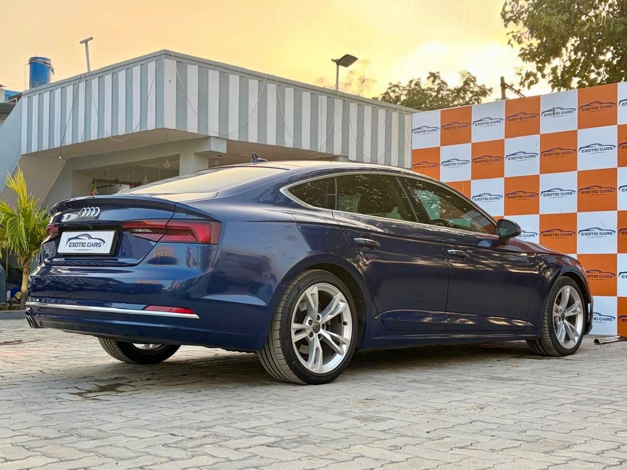 
								Audi A5 Blue full									