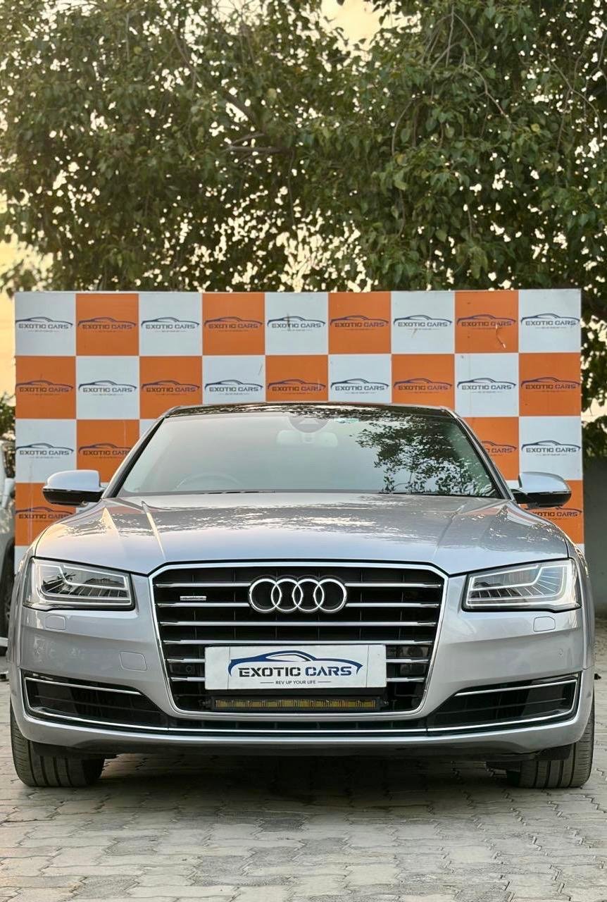 
								Audi A8L Silver full									