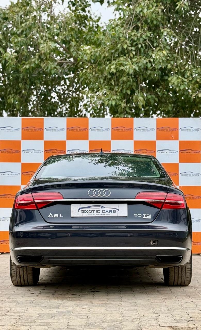 
								Audi A8L Blue full									