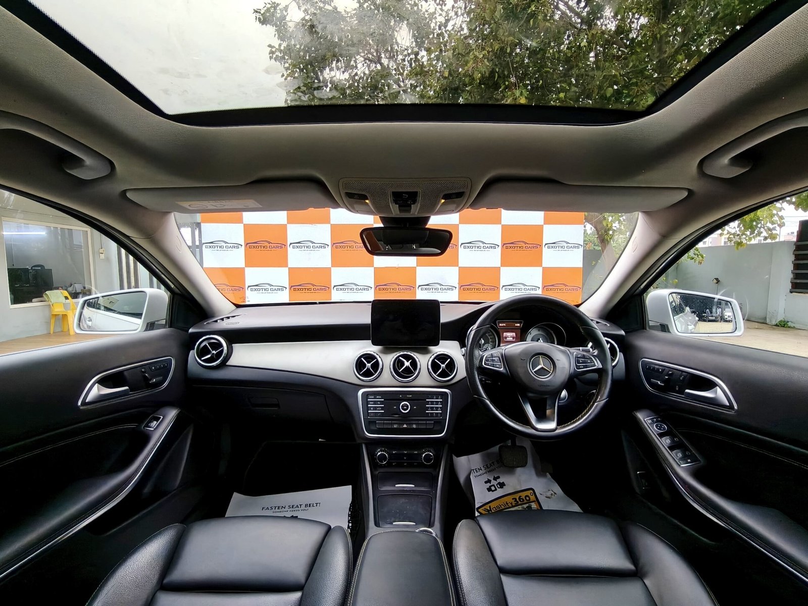 
								Mercedes Benz GLA200D full									