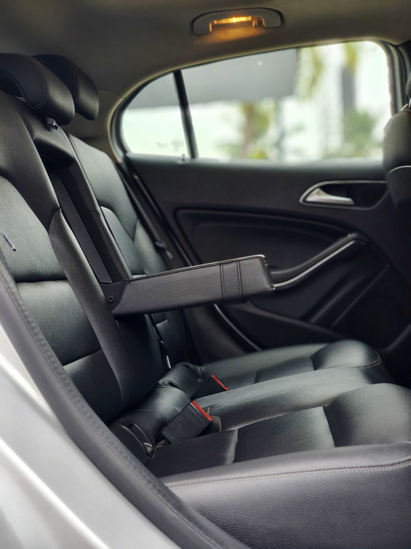 
								Mercedes Benz GLA200D full									