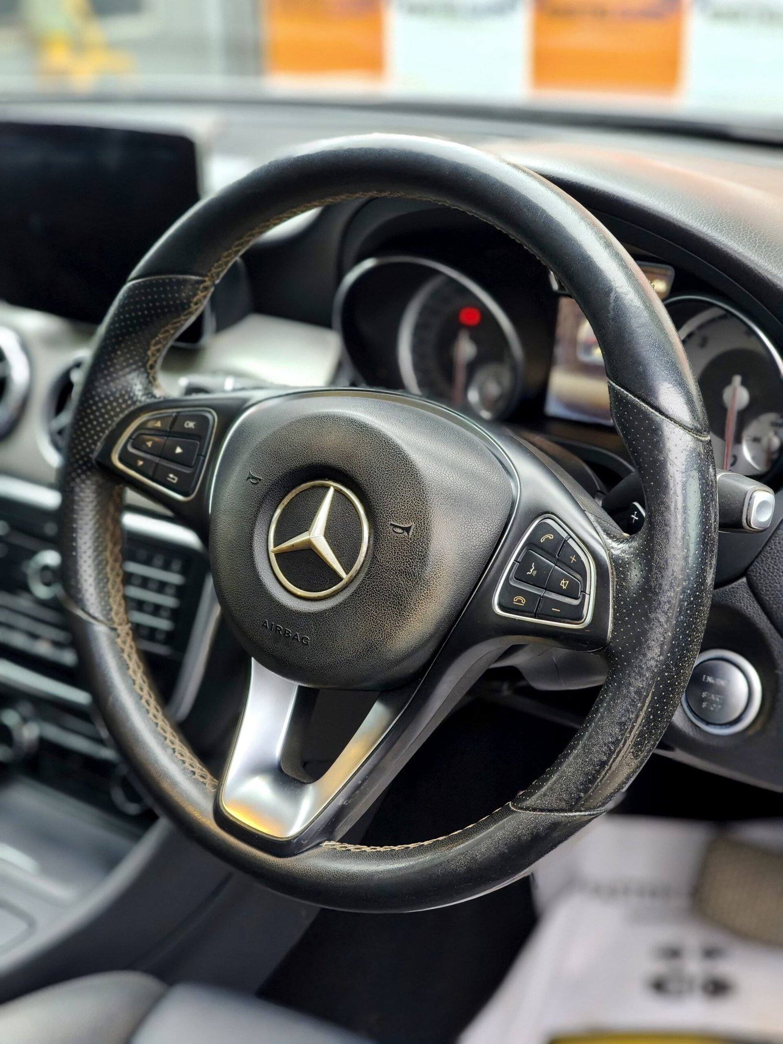 
								Mercedes Benz GLA200D full									