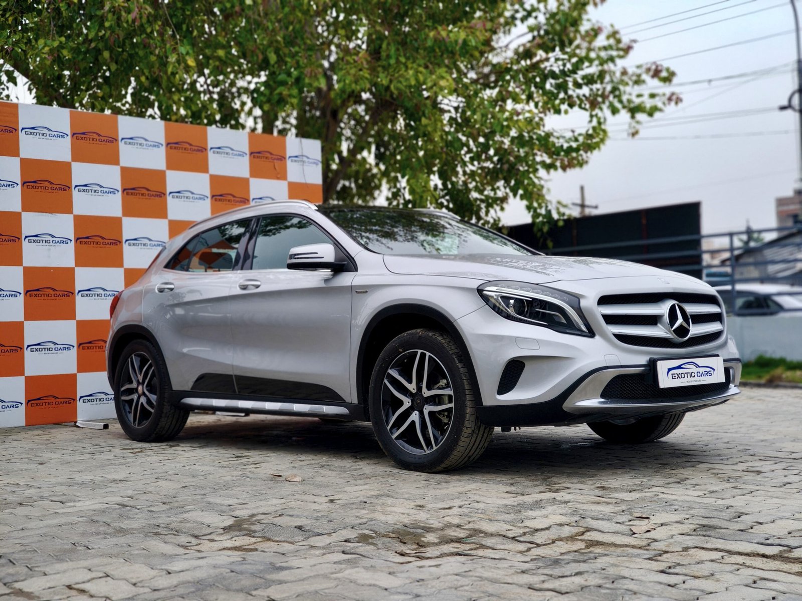 
								Mercedes Benz GLA200D full									