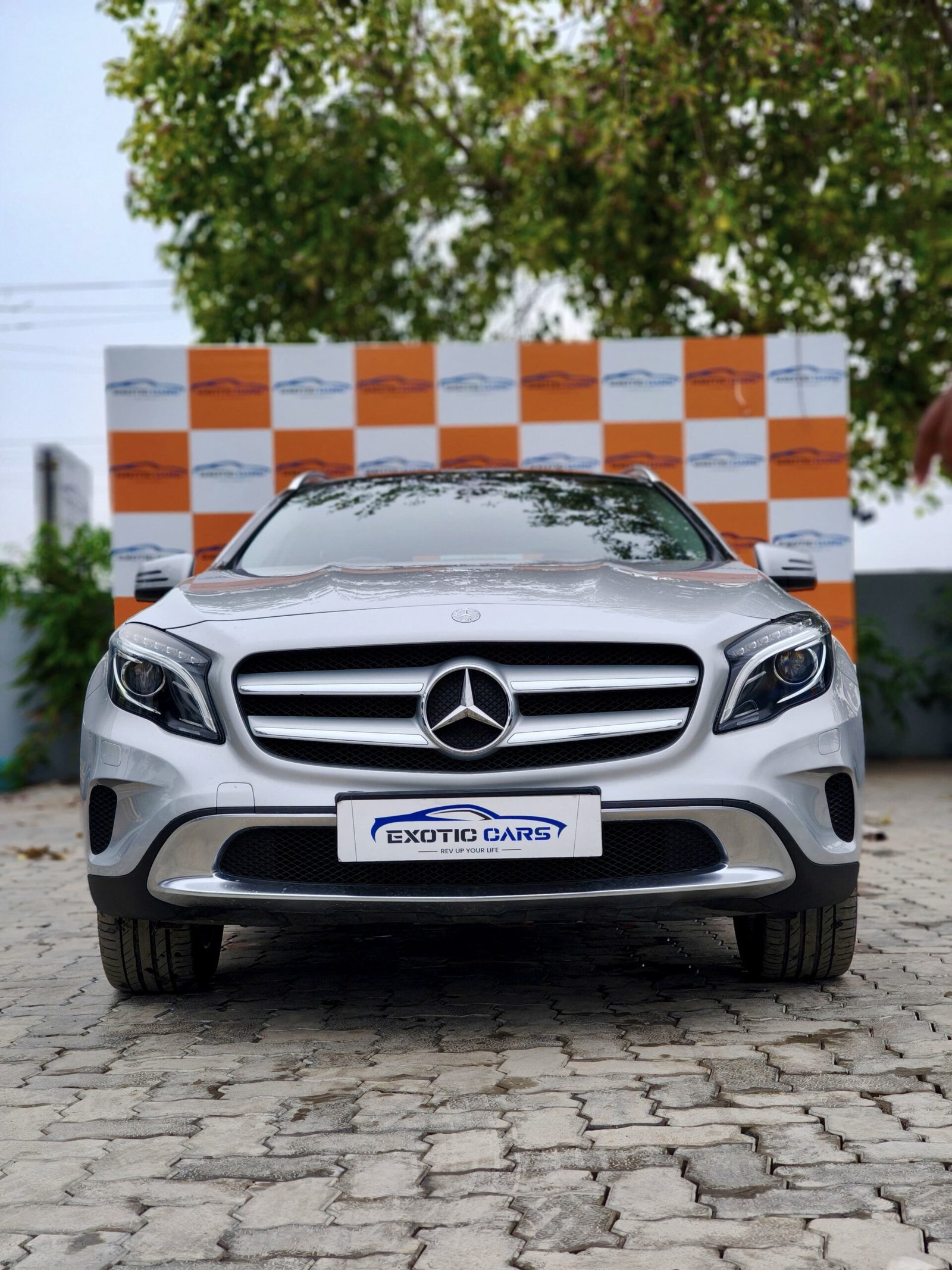 
								Mercedes Benz GLA200D full									