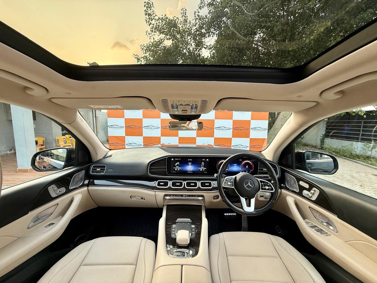 
								Mercedes Benz GLS400D 4Matic full									