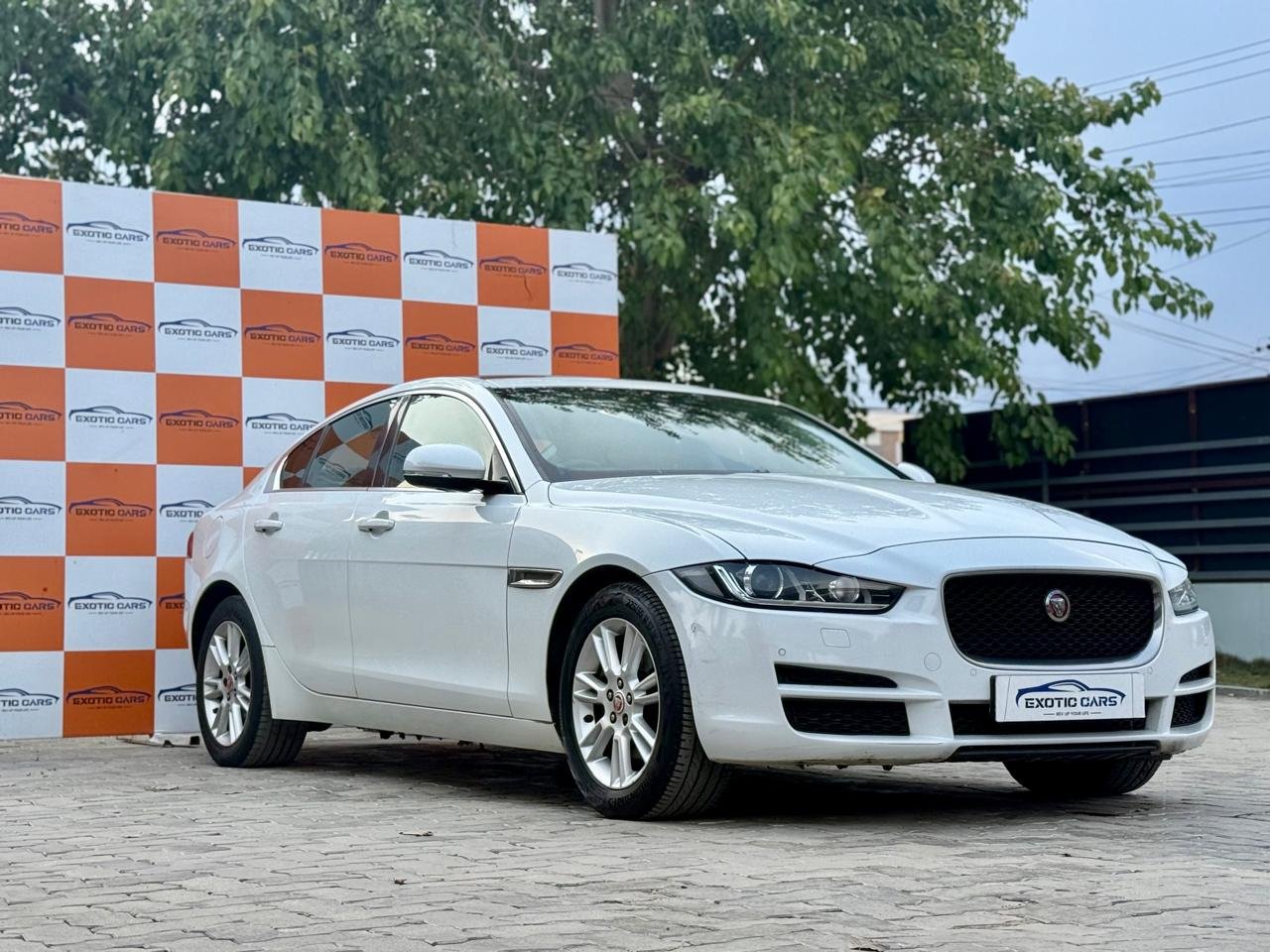 
								JAGUAR XE PRESTIGE full									