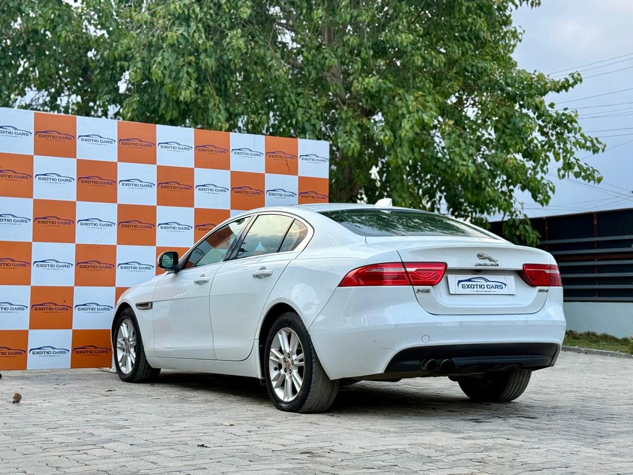 
								JAGUAR XE PRESTIGE full									