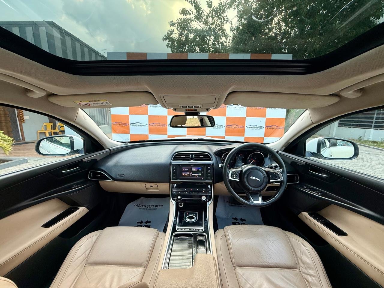 
								JAGUAR XE PRESTIGE full									