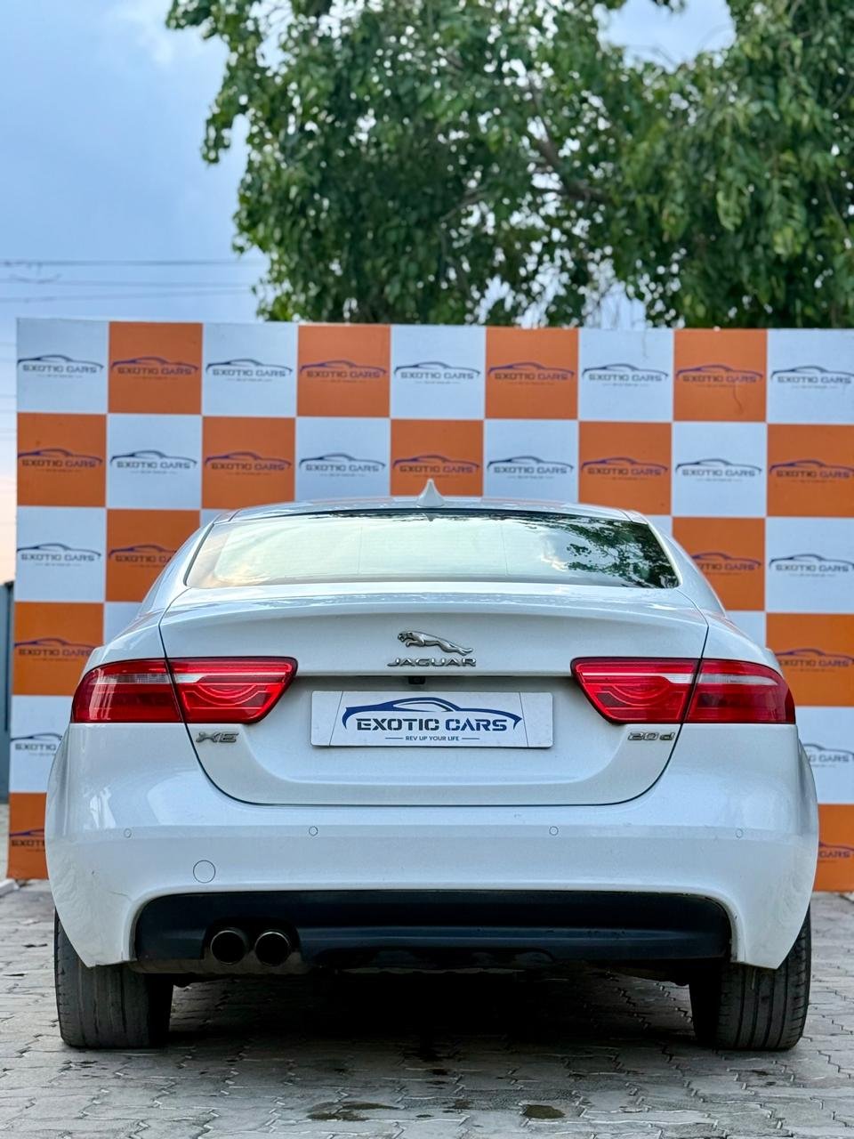 
								JAGUAR XE PRESTIGE full									