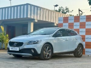 VOLVO V40 D3