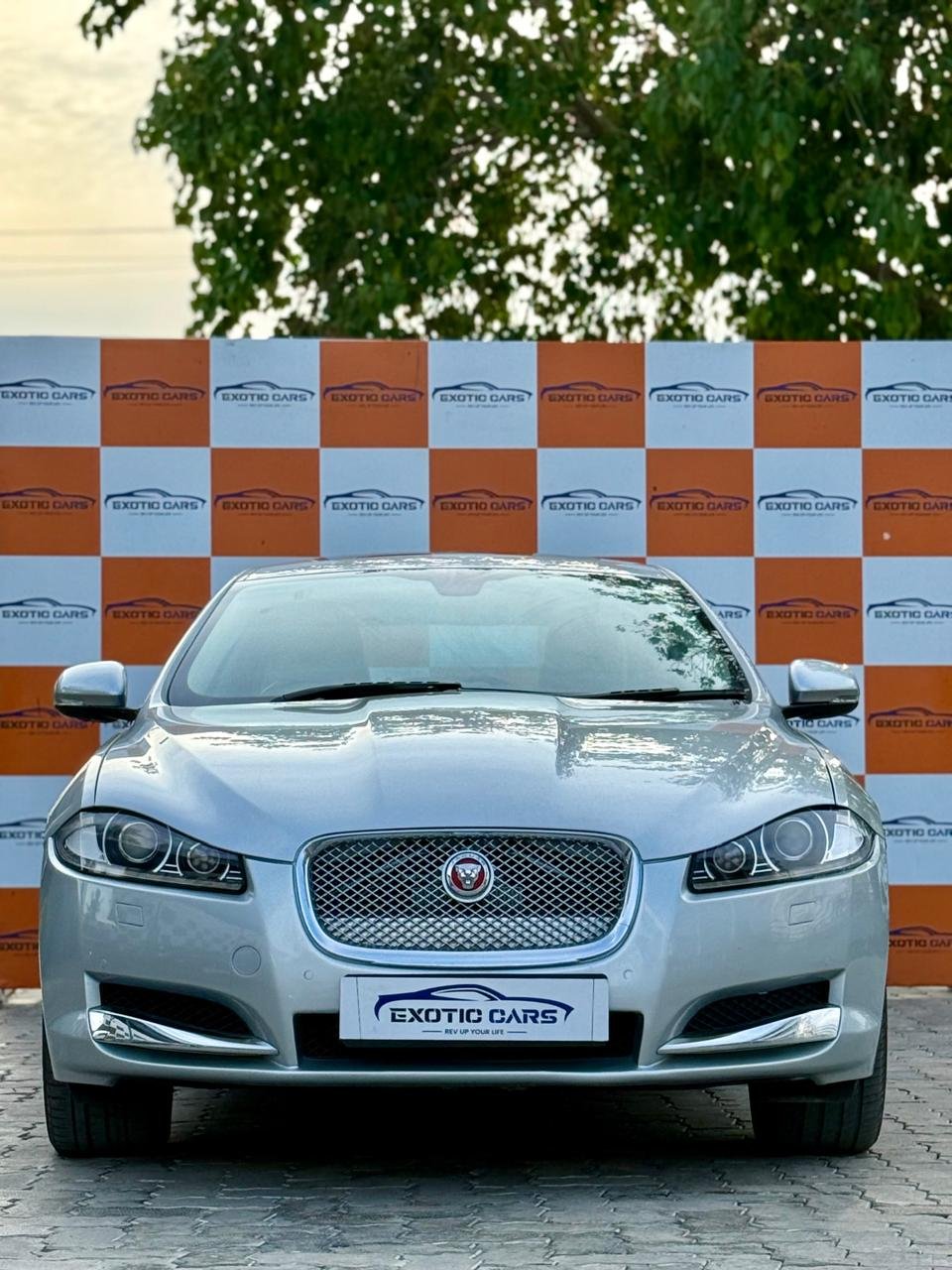 
								JAGUAR XF 2.2 LUXURY full									