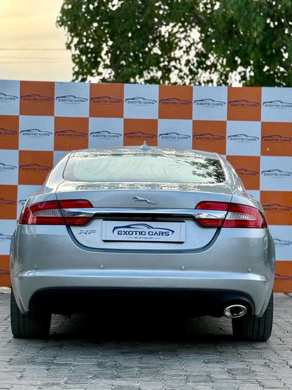 
								JAGUAR XF 2.2 LUXURY full									