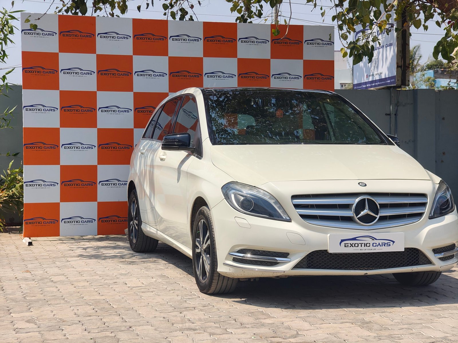 
								MERCEDES BENZ B180 full									