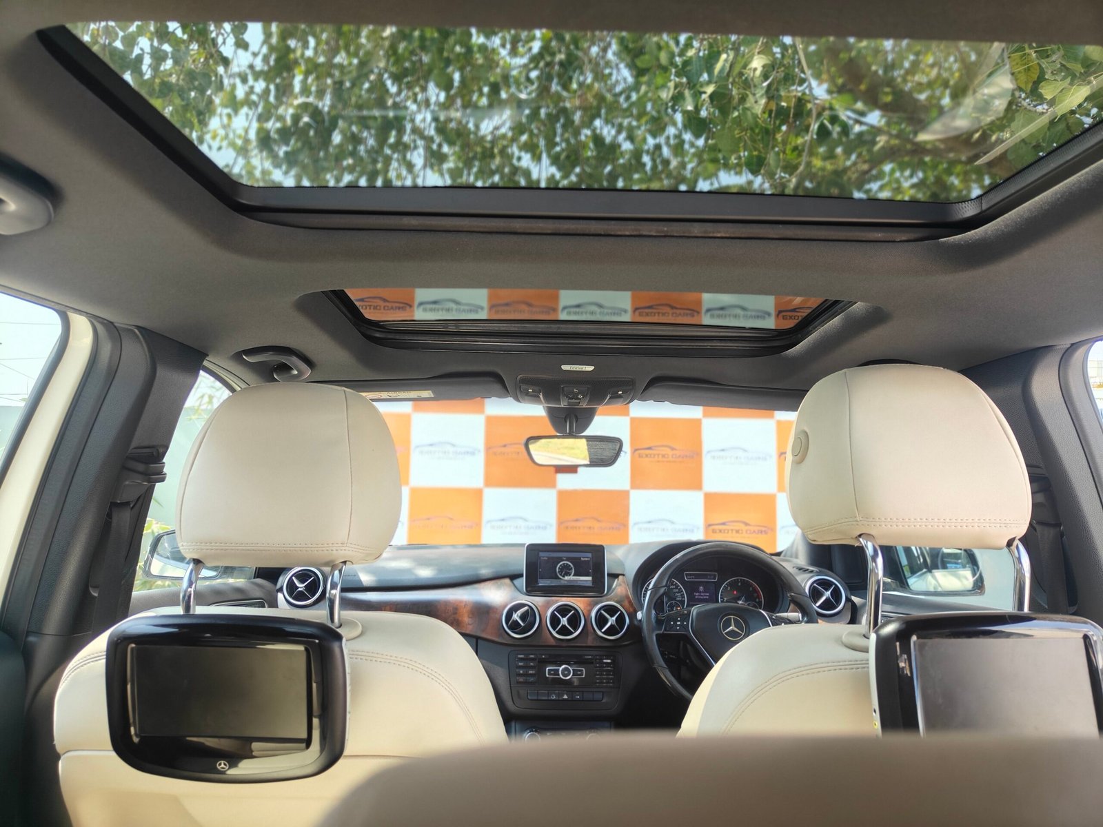 
								MERCEDES BENZ B180 full									