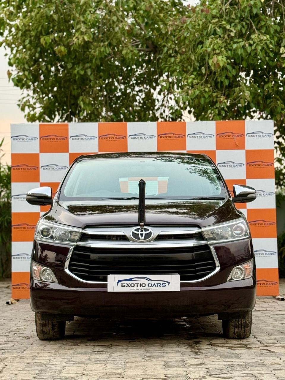 
								TOYOTA INNOVA CRYSTA 2.4Z full									