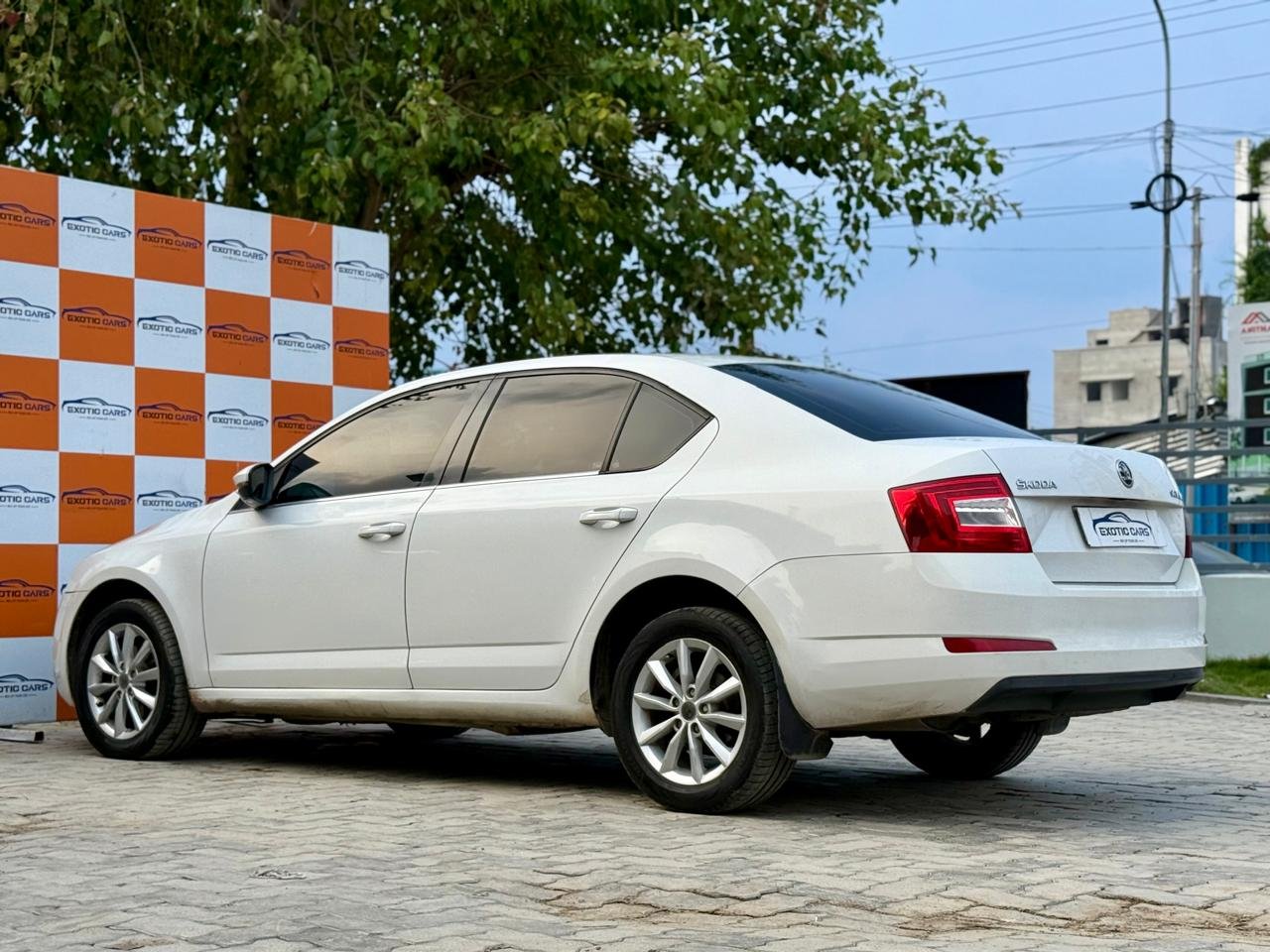 
								SKODA OCTAVIA L&K full									