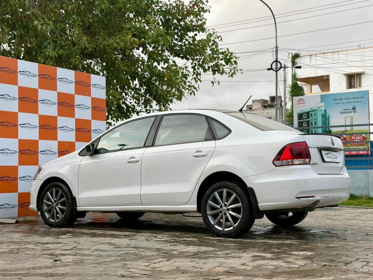 
								HYUNDAI VERNA SX full									