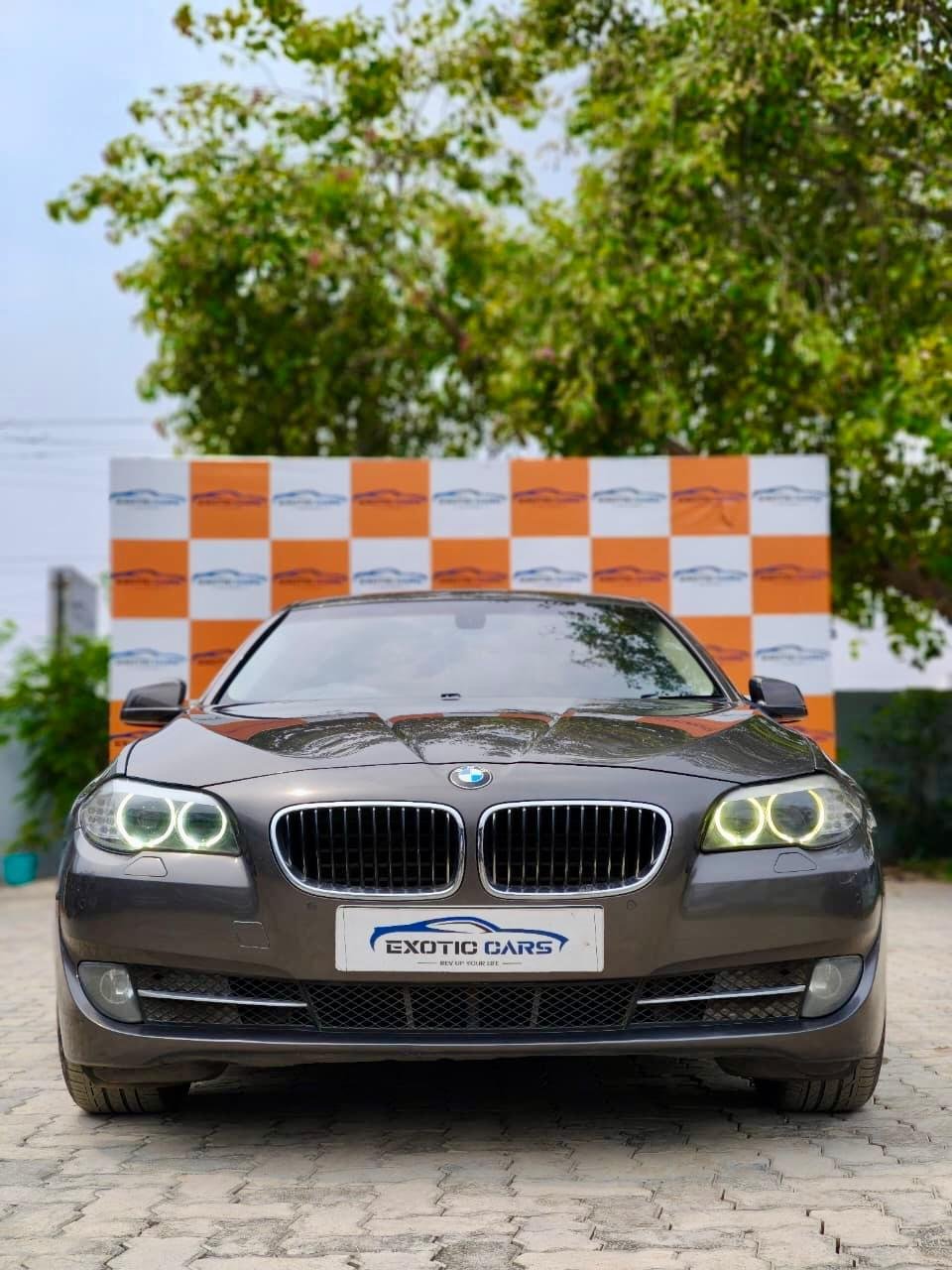 
								BMW 520D LUXURY LINE full									