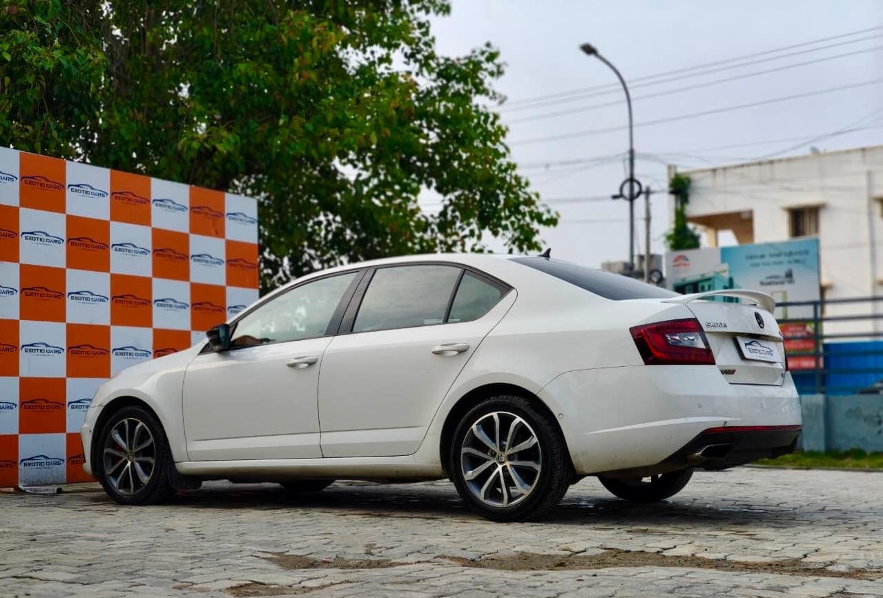 
								SKODA OCTAVIA VRS full									