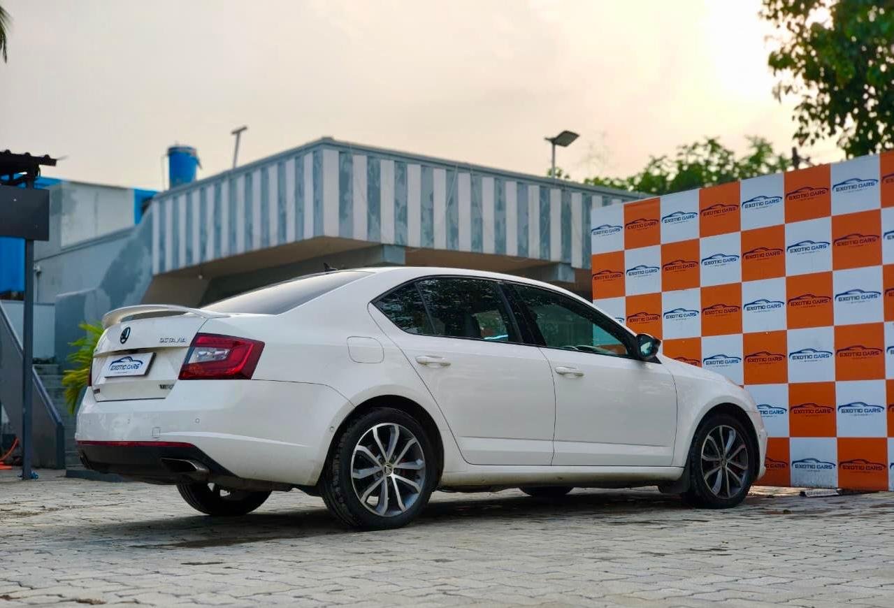 
								SKODA OCTAVIA VRS full									