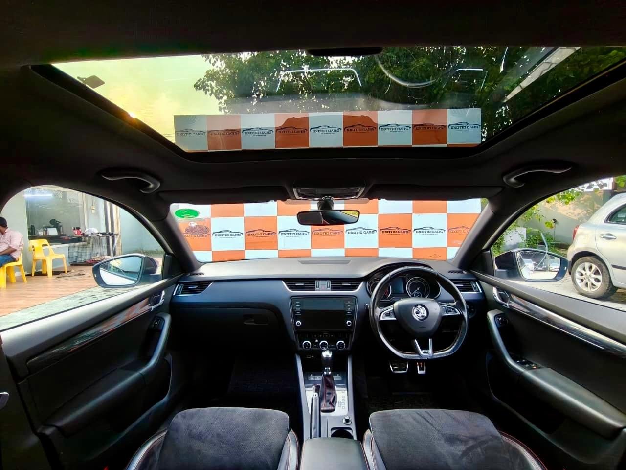 
								SKODA OCTAVIA VRS full									