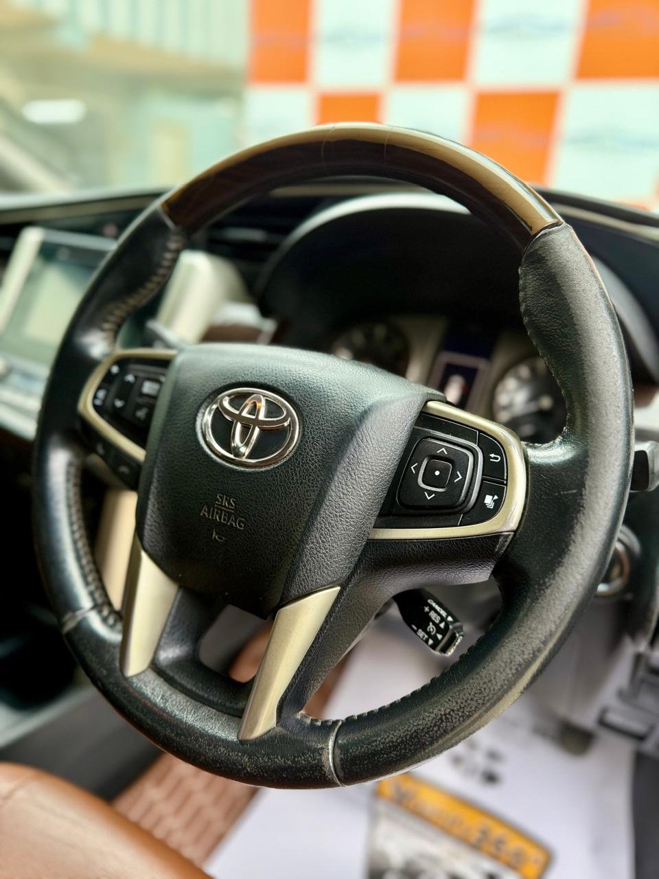 
								TOYOTA INNOVA CRYSTA 2.8Z full									