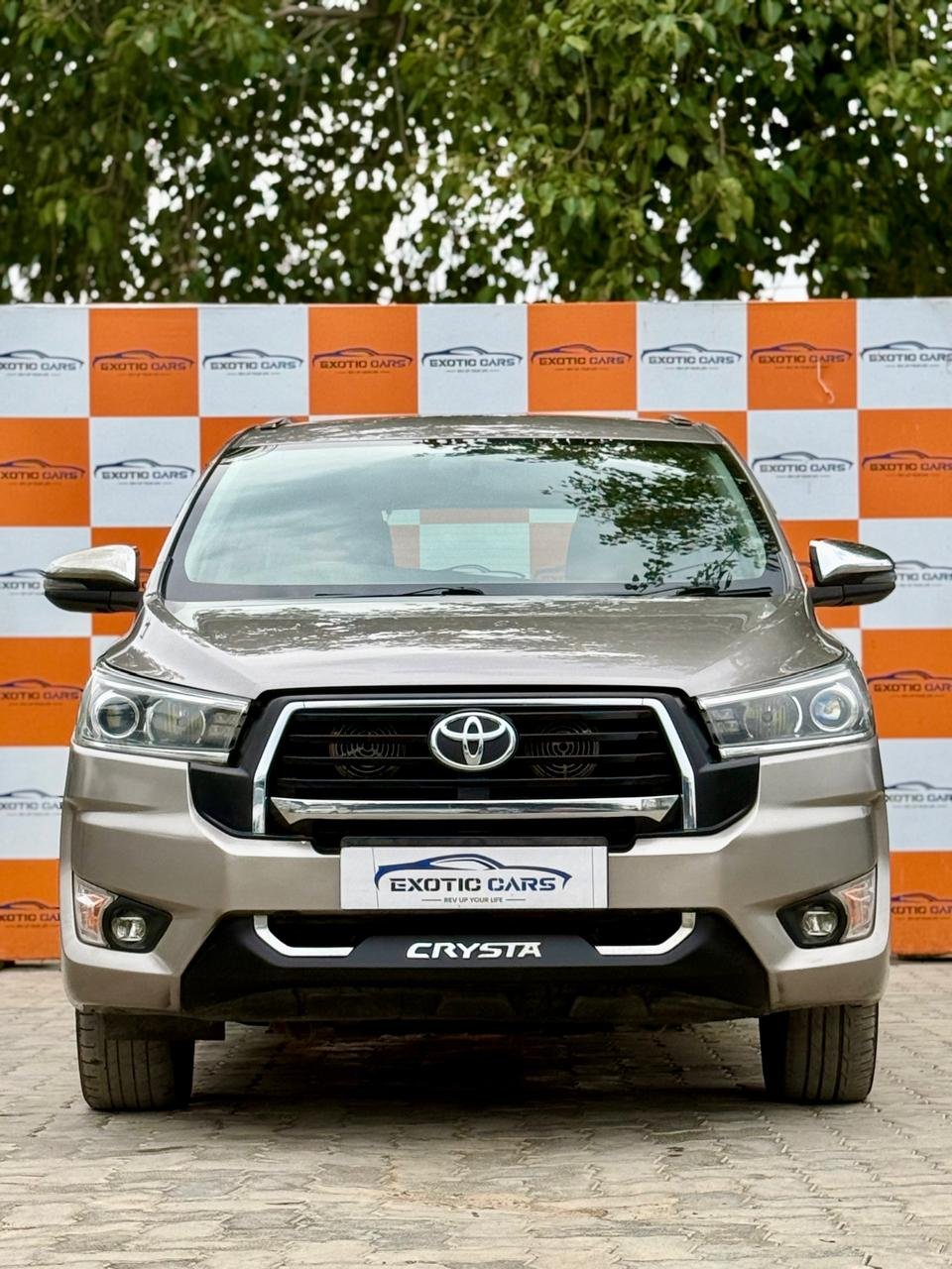 
								TOYOTA INNOVA CRYSTA 2.8Z full									