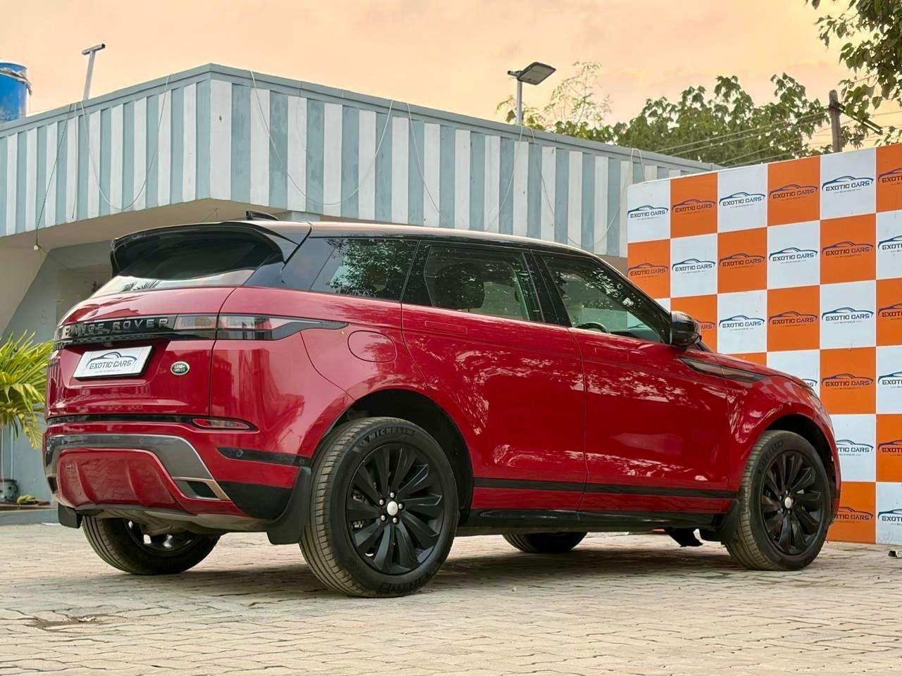 
								Range Rover Evoque full									