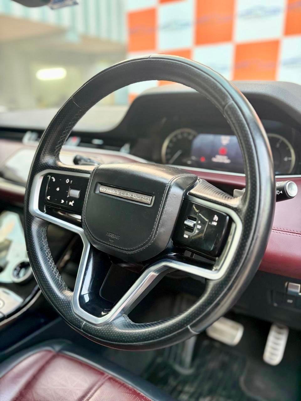 
								Range Rover Evoque full									