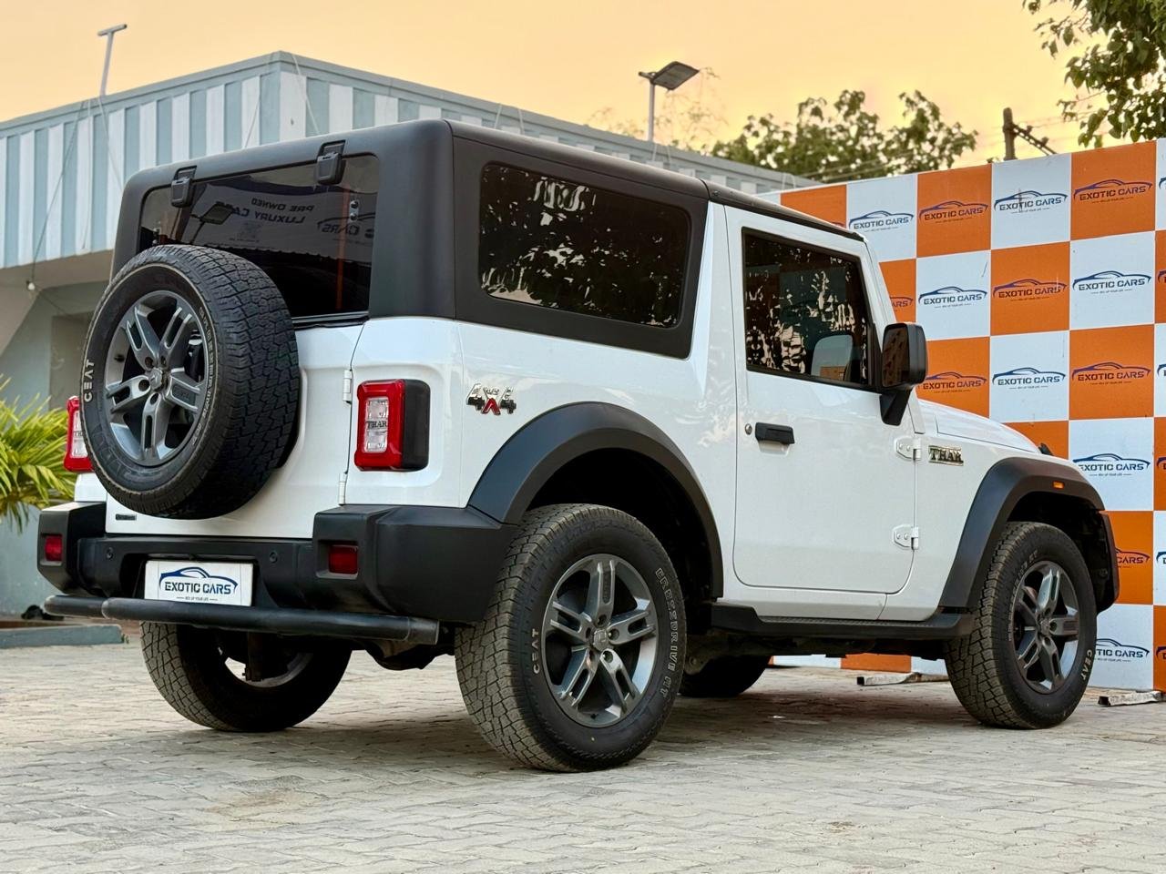 
								MAHINDRA THAR LX AT full									