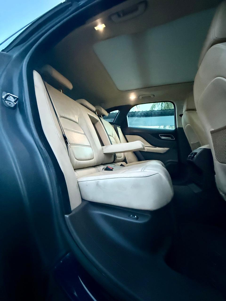 
								JAGUAR F-PACE R DYNAMIC full									