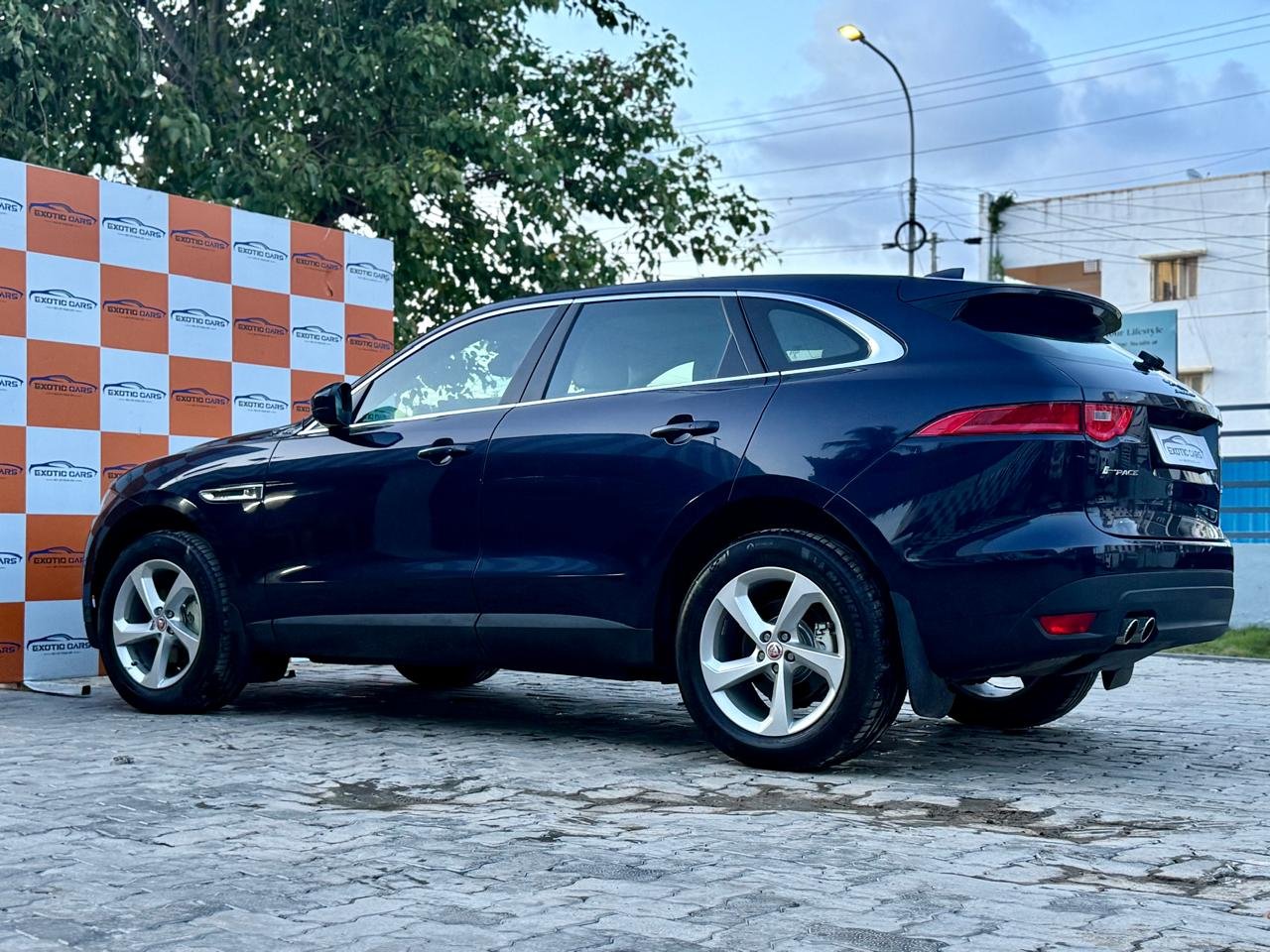 
								JAGUAR F-PACE R DYNAMIC full									