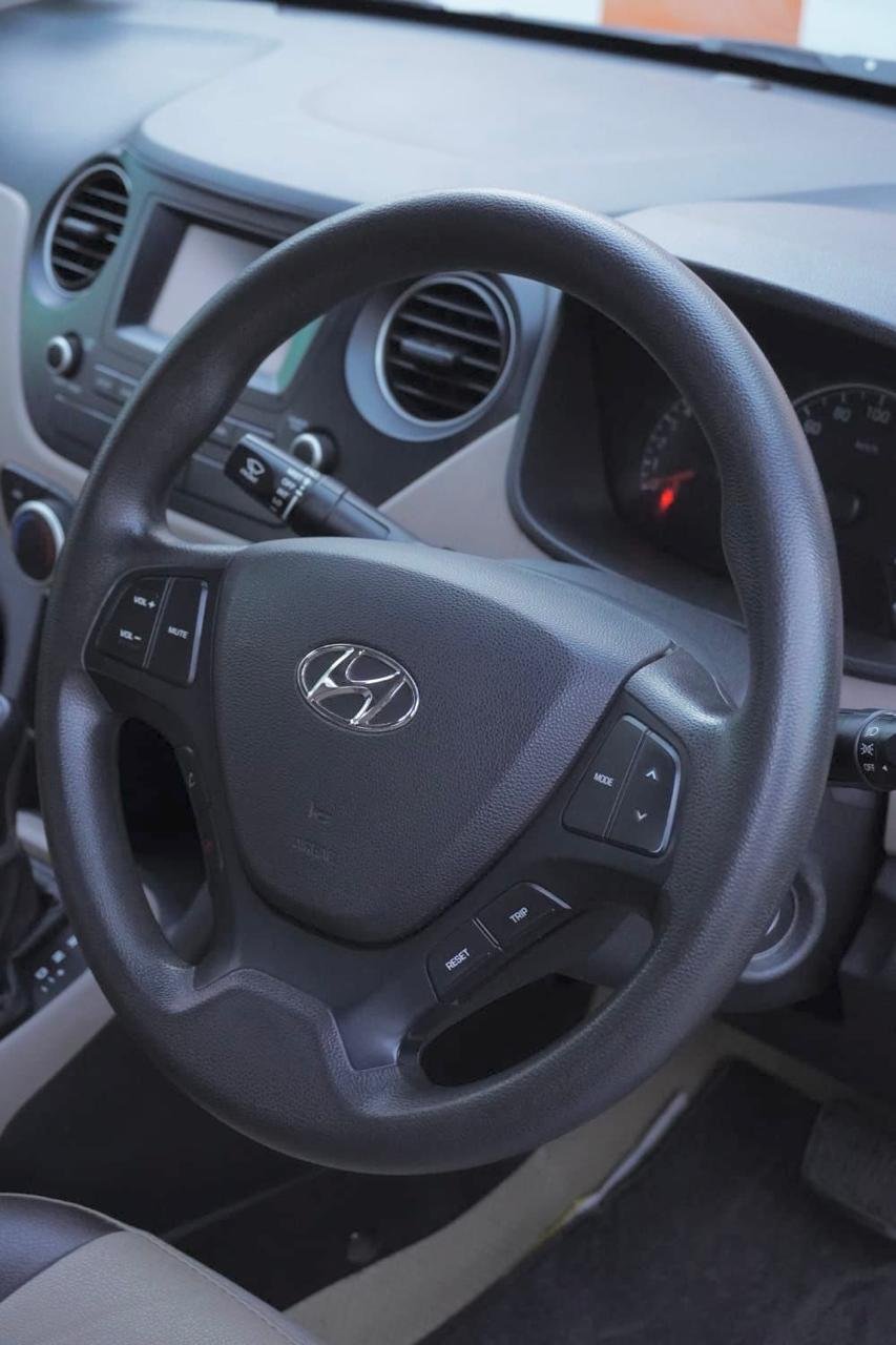 
								HYUNDAI GRAND I10 MAGNA full									