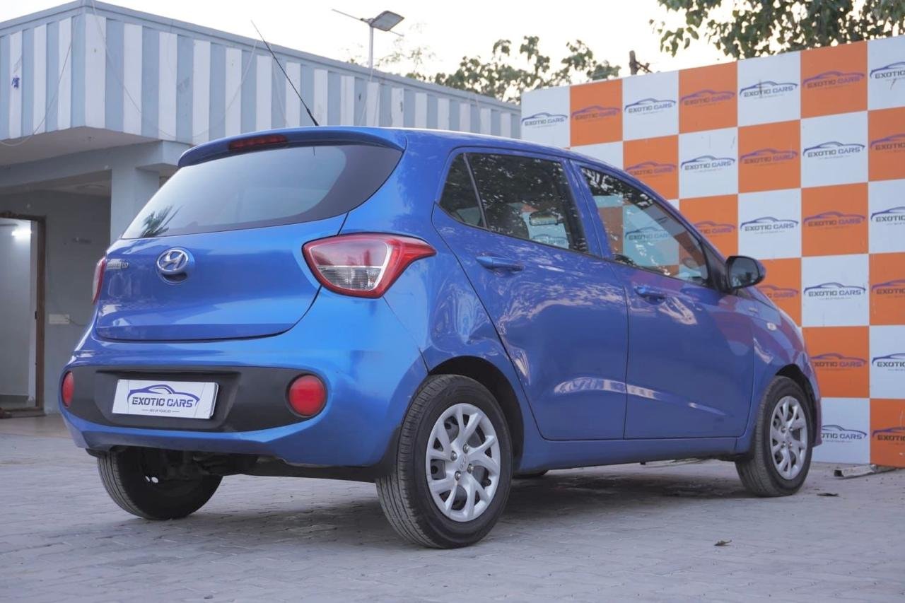 
								HYUNDAI GRAND I10 MAGNA full									