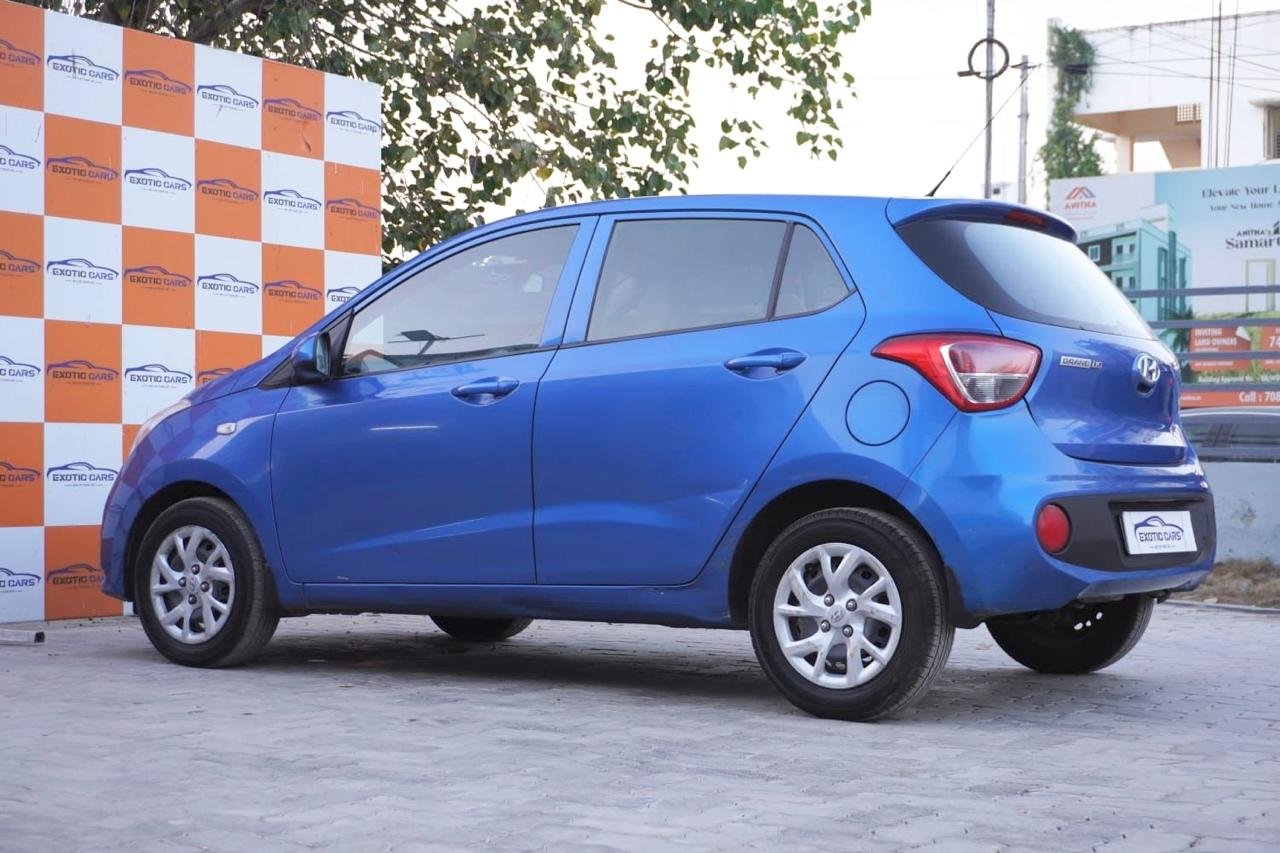 
								HYUNDAI GRAND I10 MAGNA full									