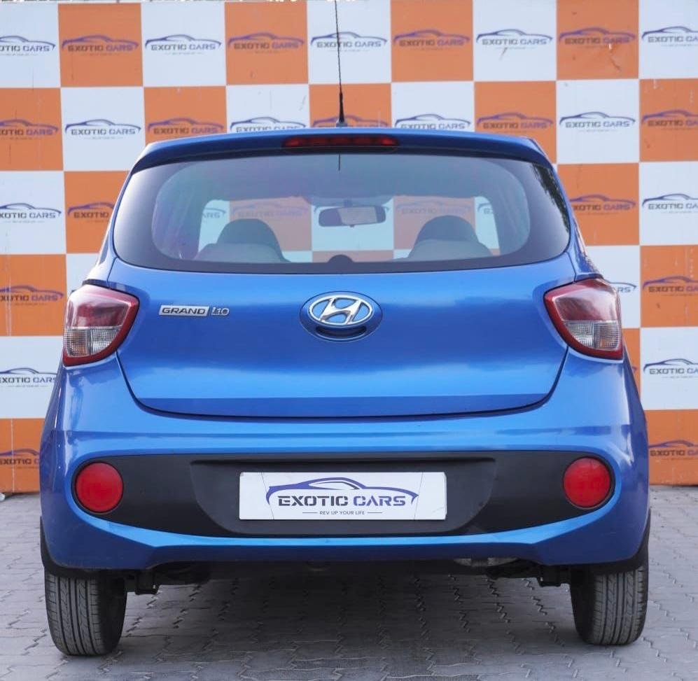 
								HYUNDAI GRAND I10 MAGNA full									