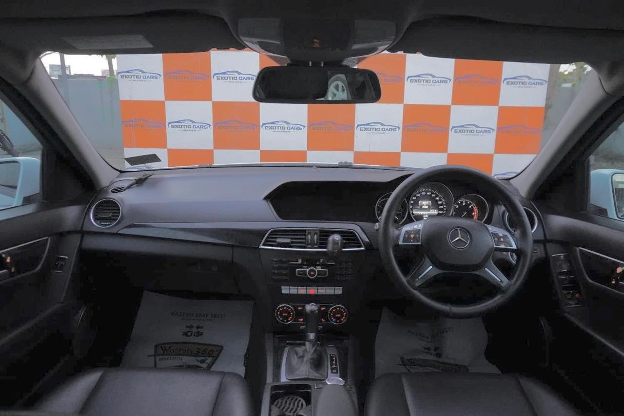 
								MERCEDES BENZ C220D full									