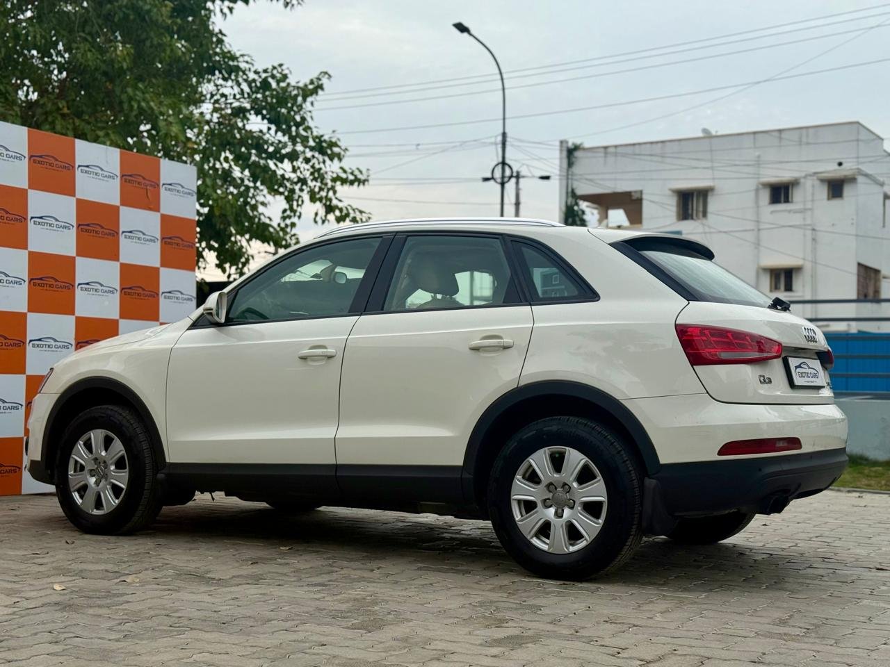 
								AUDI Q3 QUATTRO full									
