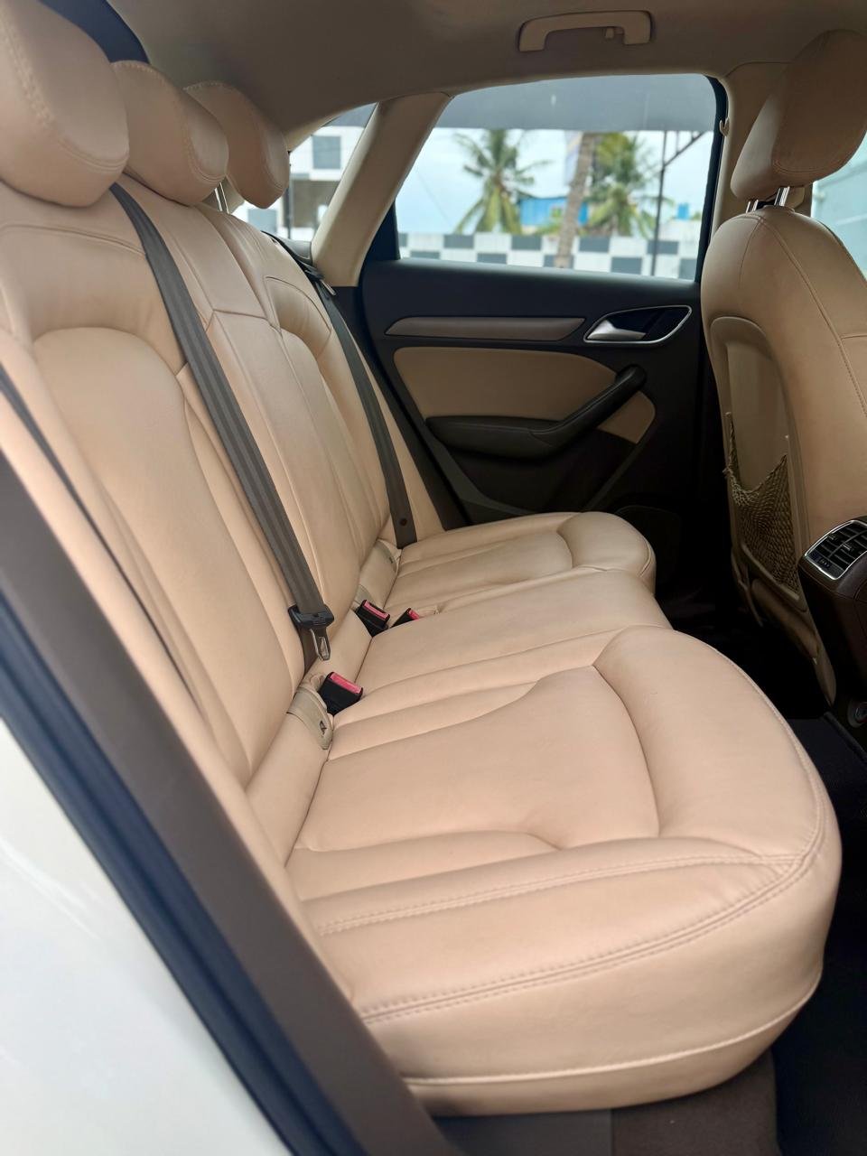 
								AUDI Q3 QUATTRO full									