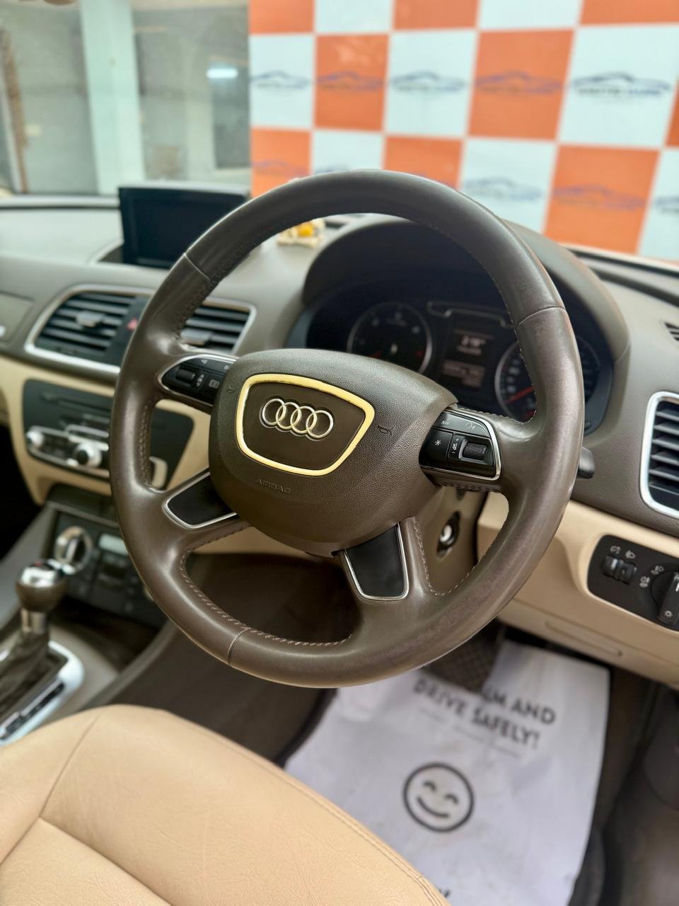 
								AUDI Q3 QUATTRO full									