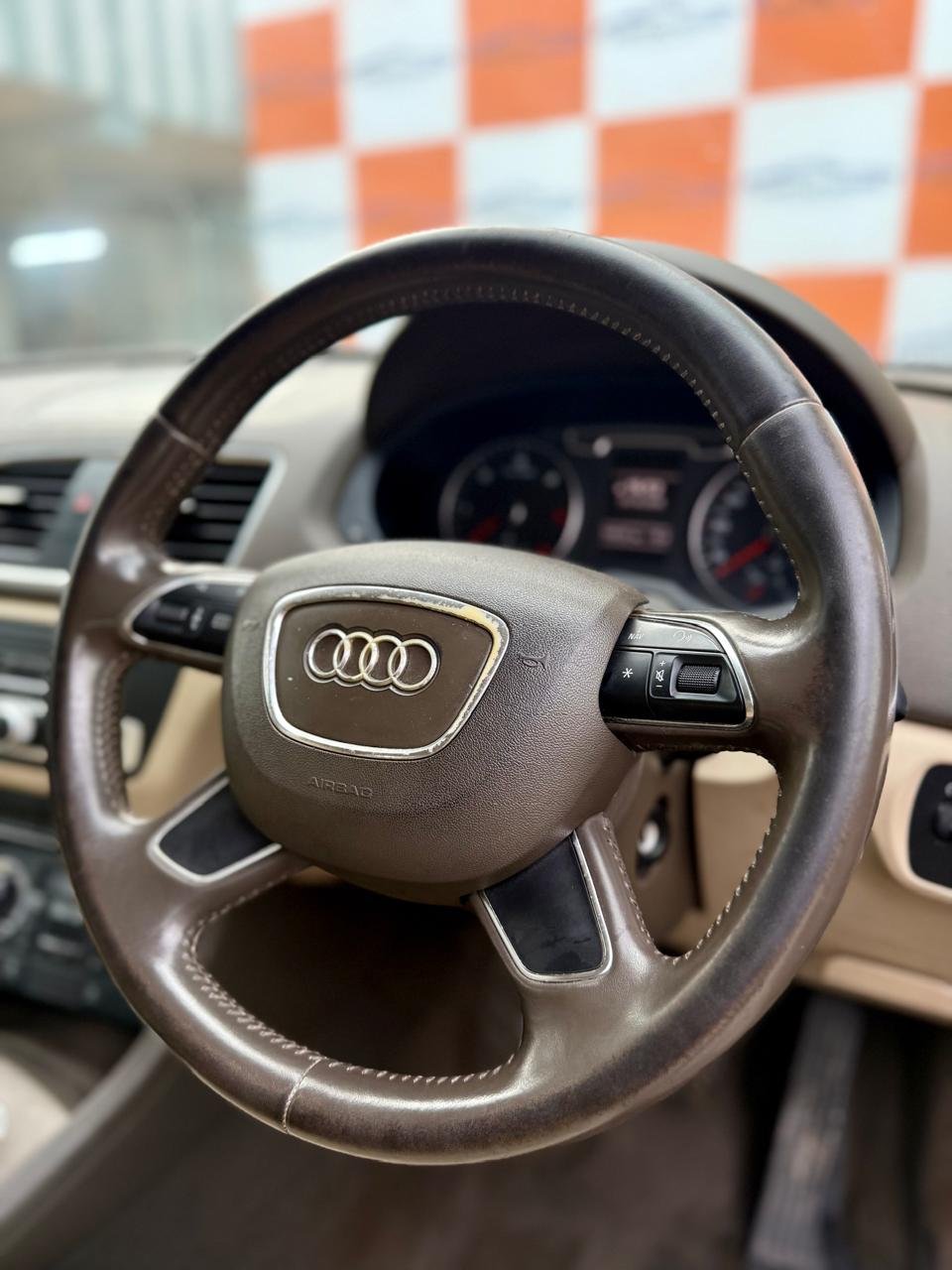 
								AUDI Q3 QUATTRO full									