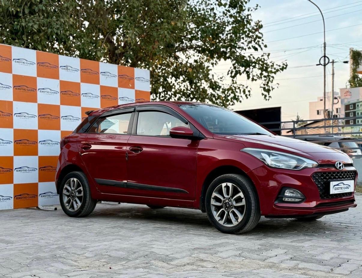 
								HYUNDAI I20 SPORTZ full									