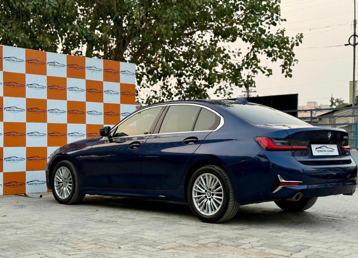 
								BMW 320D LUXURY LINE full									