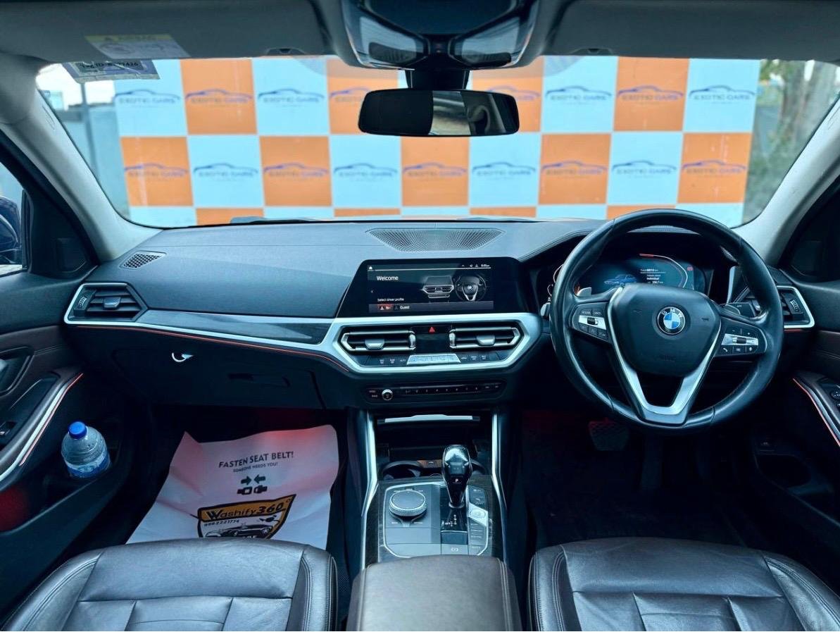 
								BMW 320D LUXURY LINE full									