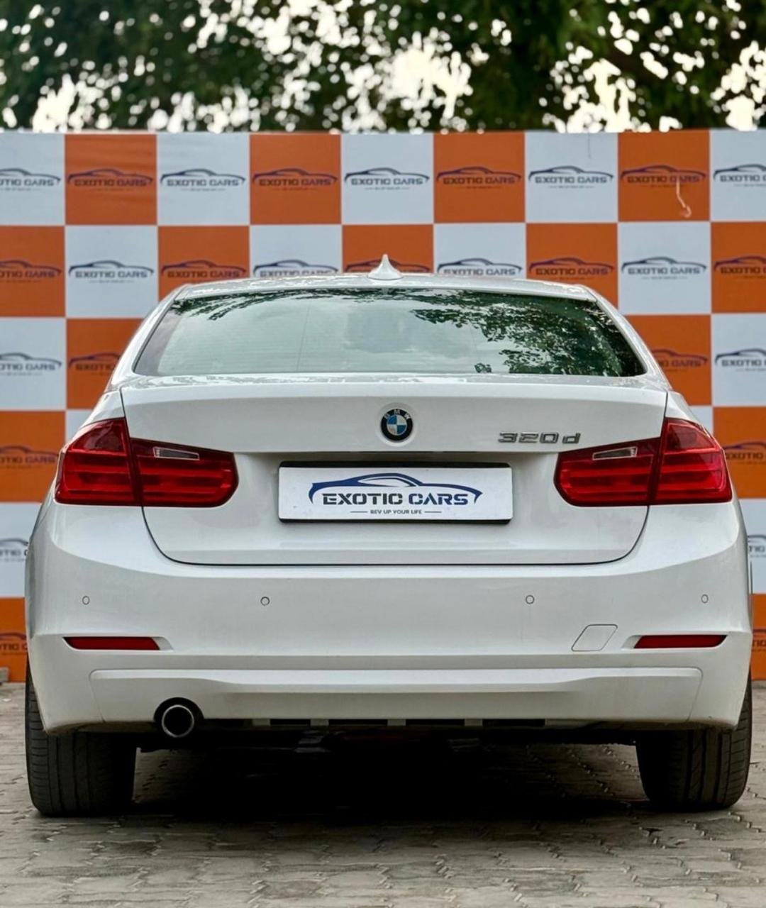 
								BMW 320D PRESTIGE EDITION full									