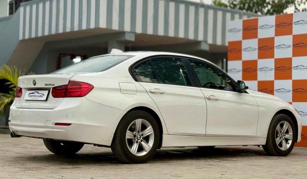 
								BMW 320D PRESTIGE EDITION full									