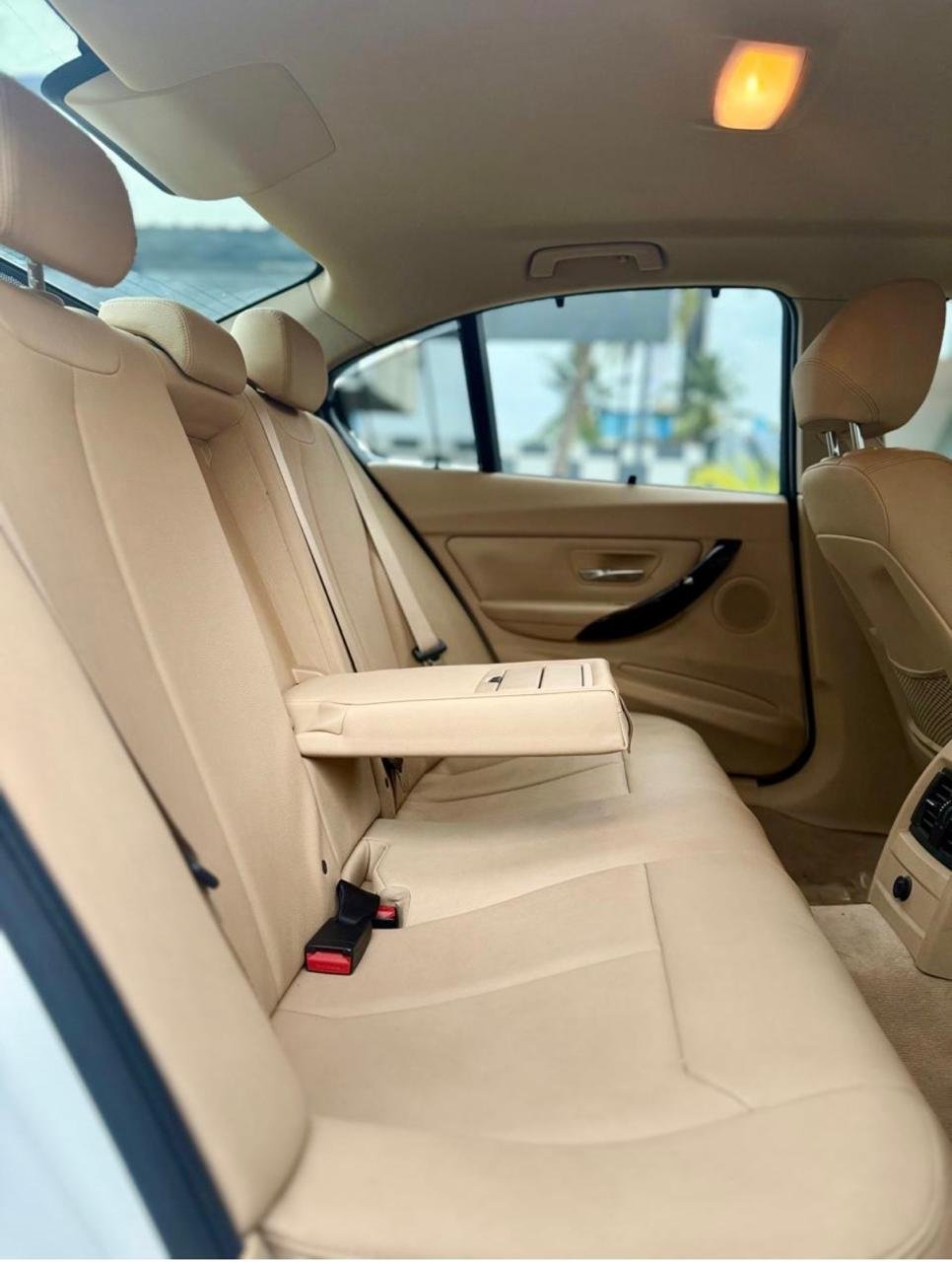 
								BMW 320D PRESTIGE EDITION full									