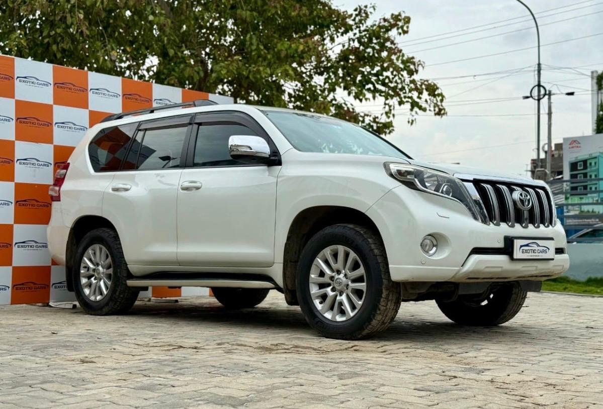 
								TOYOTA LAND CRUISER PRADO full									