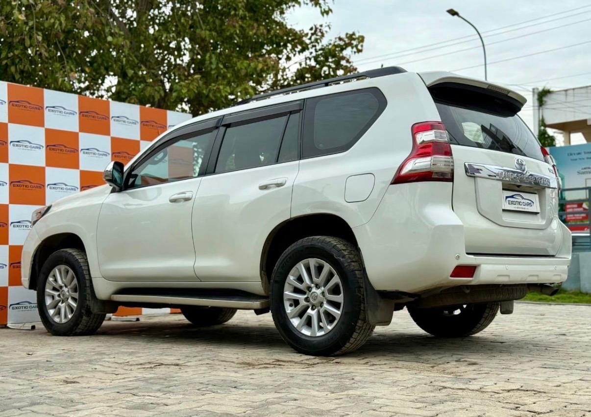 
								TOYOTA LAND CRUISER PRADO full									