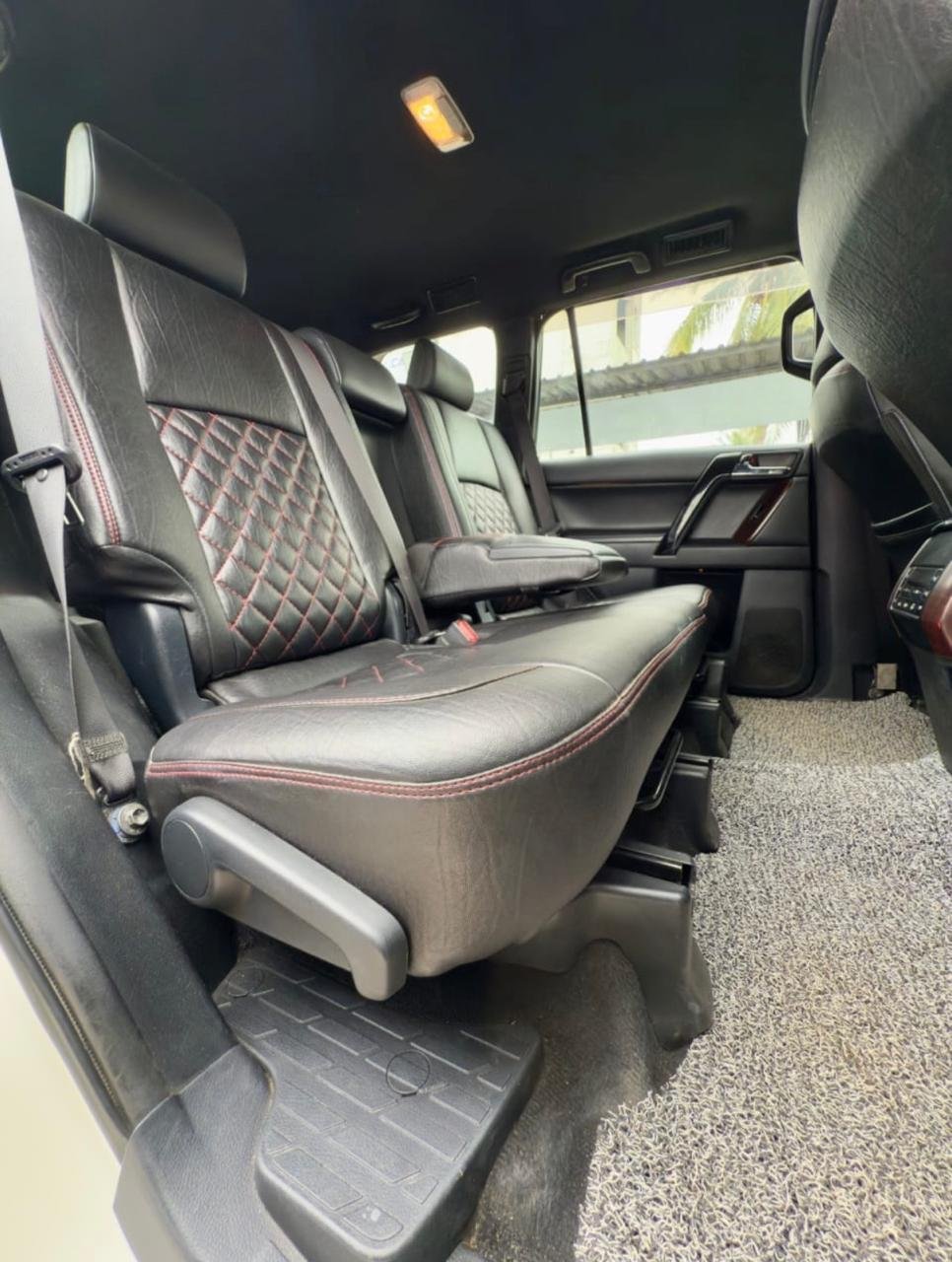 
								TOYOTA LAND CRUISER PRADO full									